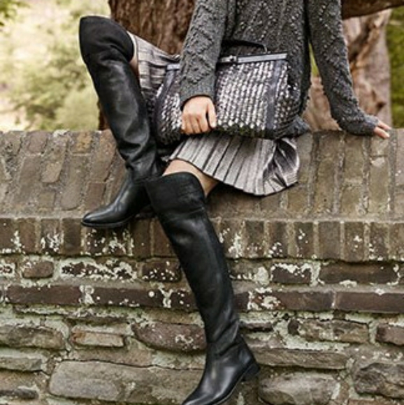 Authentic Tory Burch Simone Suede👢🛍 - Picture 6 of 7